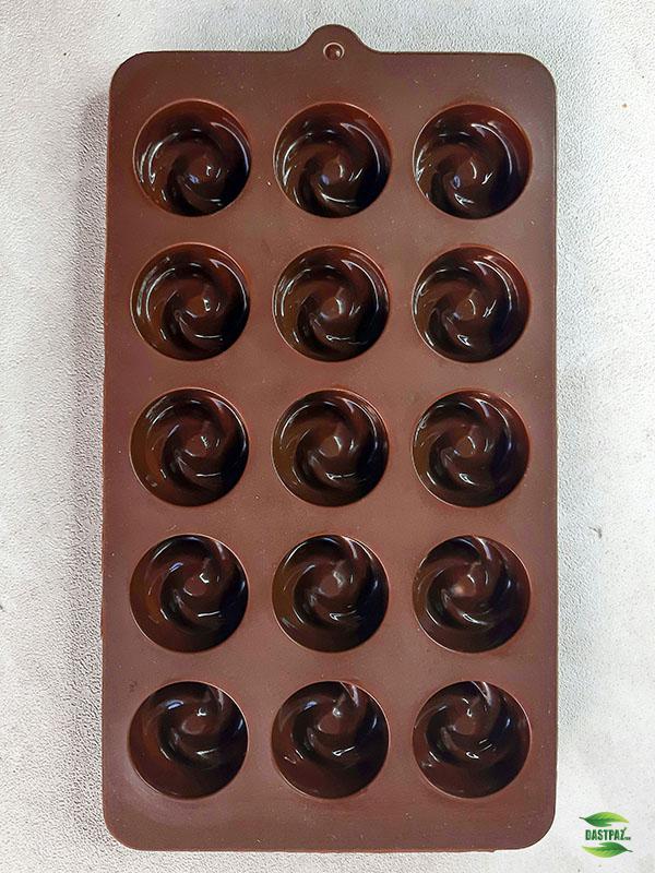 تصویر دوم بزرگ محصول قالب شکلات طرح گل رز در فروشگاه اینترنتی کوک مارکت