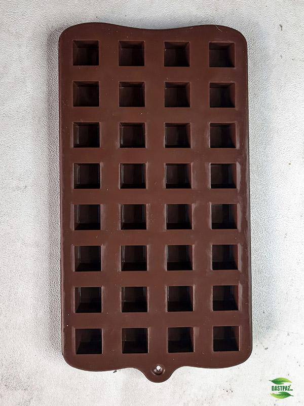 تصویر دوم بزرگ محصول قالب شکلات طرح حبه قند در فروشگاه اینترنتی کوک مارکت