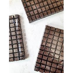 تصویر دوم کوچک محصول شکلات تخته ای تلخ 500 گرمی در فروشگاه اینترنتی کوک مارکت