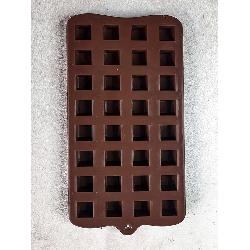 تصویر دوم کوچک محصول قالب شکلات طرح حبه قند در فروشگاه اینترنتی کوک مارکت